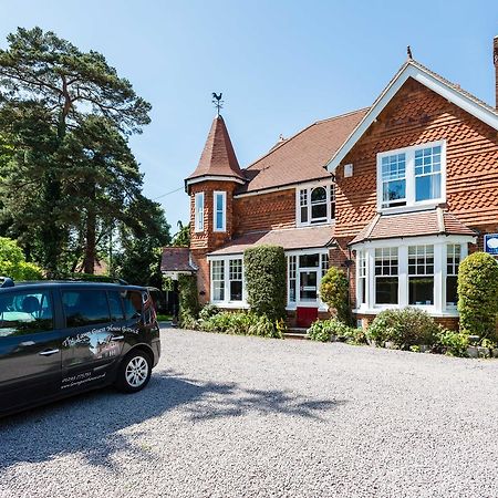 The Lawn Guest House Gatwick Горлі Екстер'єр фото