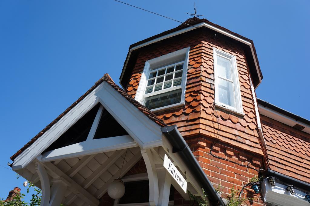 The Lawn Guest House Gatwick Горлі Екстер'єр фото