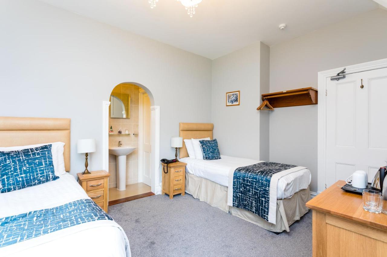 The Lawn Guest House Gatwick Горлі Екстер'єр фото