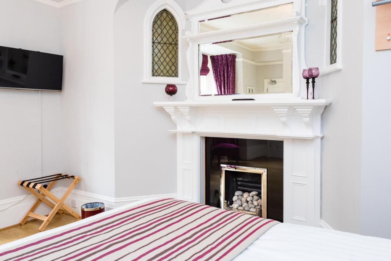 The Lawn Guest House Gatwick Горлі Екстер'єр фото