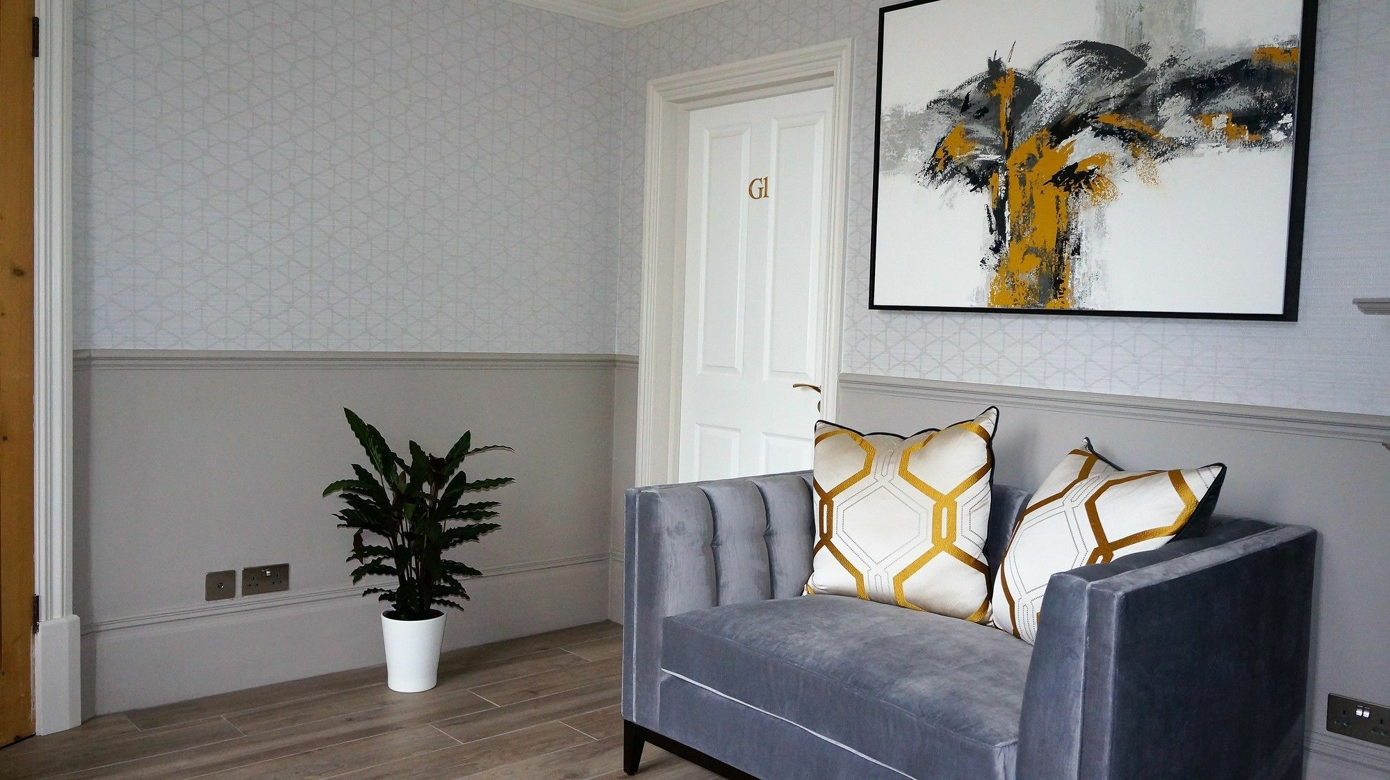 The Lawn Guest House Gatwick Горлі Екстер'єр фото