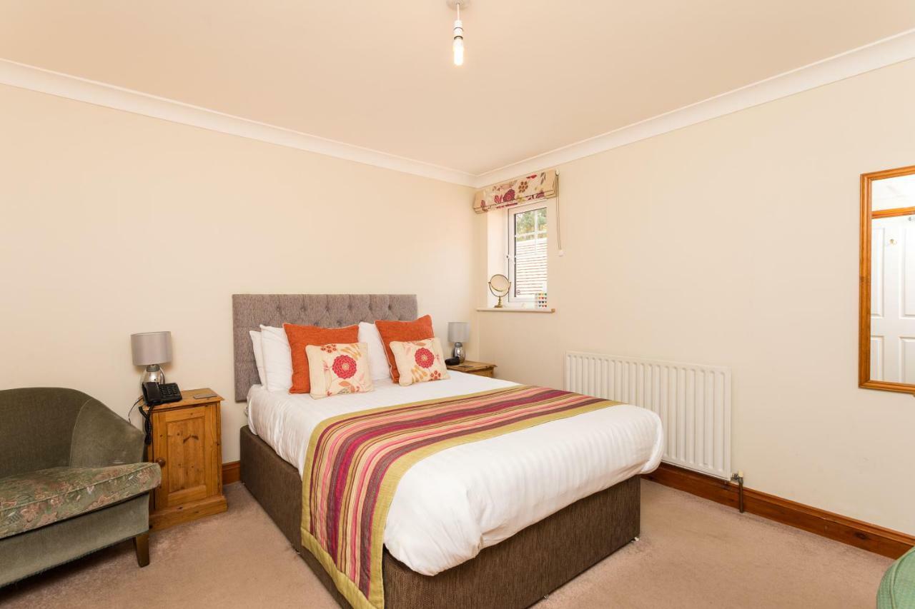 The Lawn Guest House Gatwick Горлі Номер фото